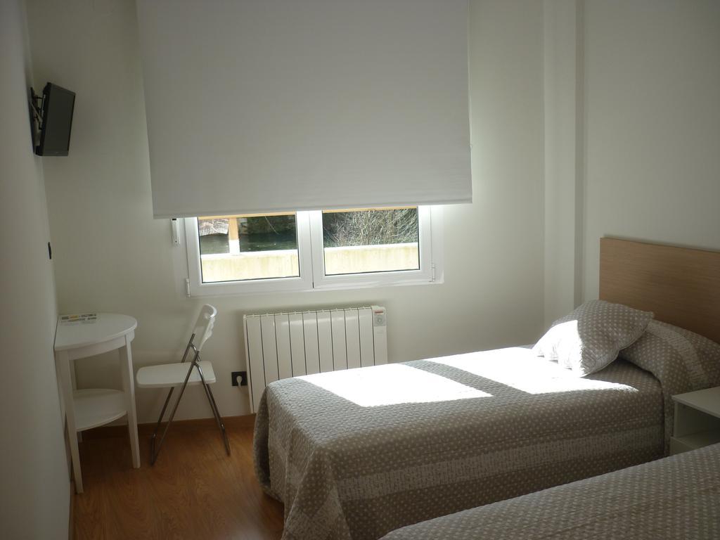 Pension-Albergue Puente Ribeira Sarria Exteriör bild